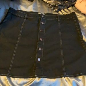 Falls creek Black button skirt